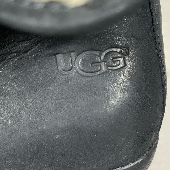 UGG S/N 3207 LYNNEA BLACK LEATHER SHEARLING SHERPA BOOTS WOMENS SIZE 7 - Picture 5 of 12